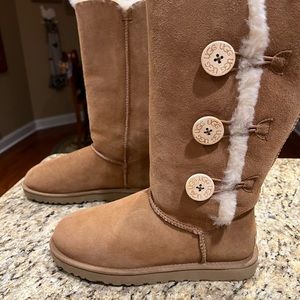 Ugg Bailey Button Triplet Boot worn one time. Still have original box